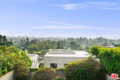 Beach Home Active Under Contract in Santa Monica, California