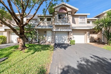 Beach Townhome/Townhouse For Sale in Deerfield Beach, Florida