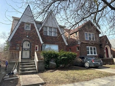 Beach Townhome/Townhouse For Sale in Detroit, Michigan