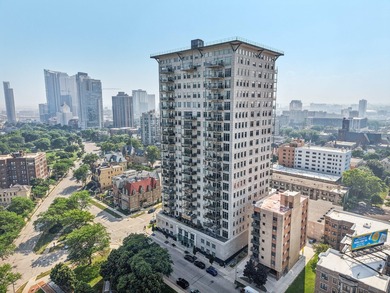 Beach Condo For Sale in Milwaukee, Wisconsin