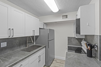 Beach Condo For Sale in West Palm Beach, Florida