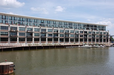 Beach Condo For Sale in Milwaukee, Wisconsin