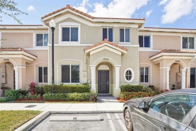 Beach Townhome/Townhouse For Sale in Homestead, Florida