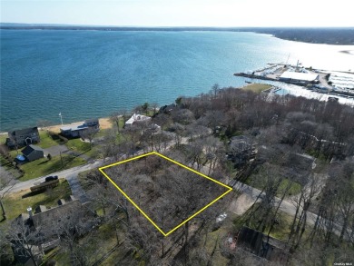 Beach Lot Sale Pending in Southold, New York