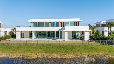 Beach Home For Sale in Palm Beach Gardens, Florida