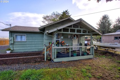 Beach Home For Sale in Coos Bay, Oregon