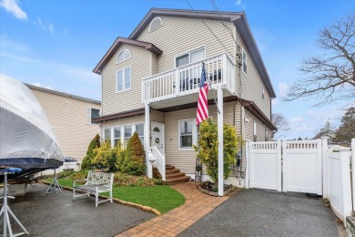 Beach Home For Sale in Wantagh, New York