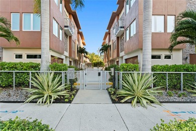 Beach Townhome/Townhouse For Sale in St. Petersburg, Florida