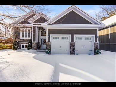Home For Sale in Wasaga Beach image photo picture