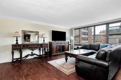 Beach Home For Sale in Beechhurst, New York