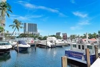 Beach Condo For Sale in Miami, Florida