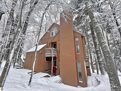 Beach Condo Sale Pending in Glen Arbor, Michigan