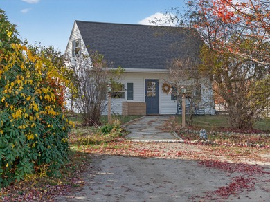 Beach Home For Sale in Harpswell, Maine
