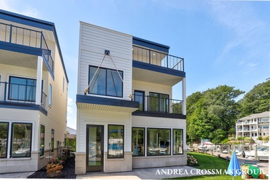Beach Condo For Sale in South Haven, Michigan