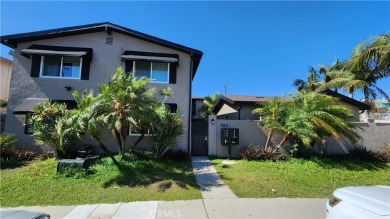 Beach Apartment For Sale in Costa Mesa, California