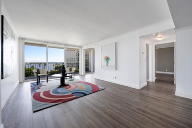 Beach Condo For Sale in West Palm Beach, Florida