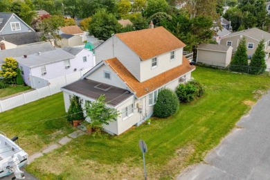 Beach Home For Sale in Villas, New Jersey