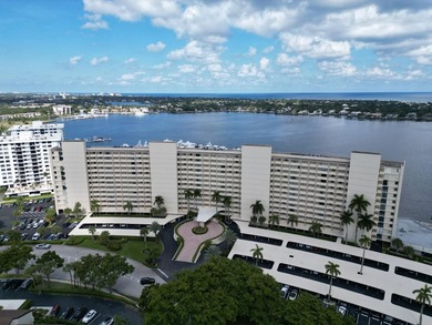 Beach Condo For Sale in North Palm Beach, Florida