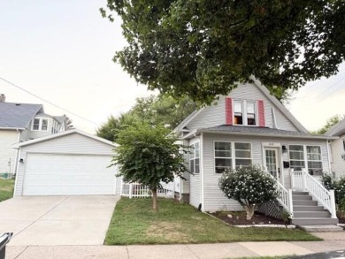 Beach Home For Sale in Saint Joseph, Michigan