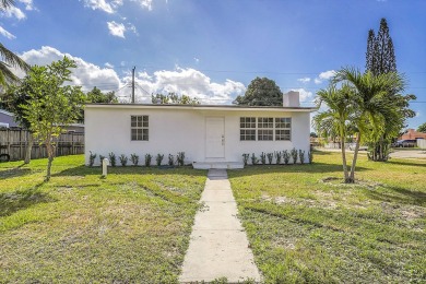 Beach Home For Sale in West Palm Beach, Florida