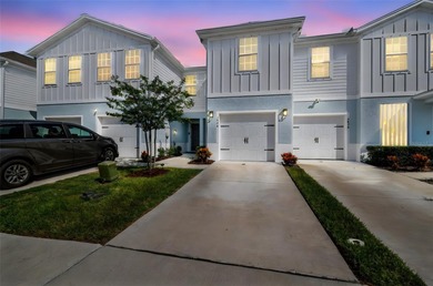 Beach Townhome/Townhouse For Sale in Holiday, Florida