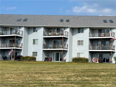 Beach Condo For Sale in Conneaut, Ohio