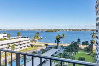 Beach Condo For Sale in West Palm Beach, Florida