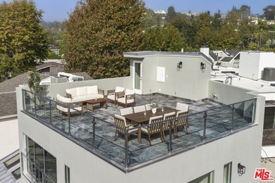 Beach Home For Sale in Santa Monica, California