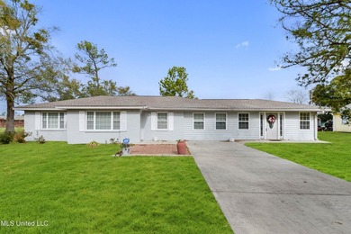 Beach Home For Sale in Bay Saint Louis, Mississippi