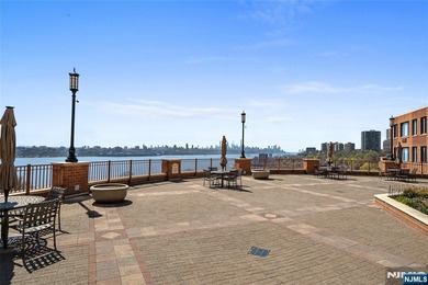 Condo For Sale in Fort Lee image photo picture