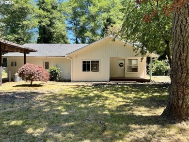 Beach Home For Sale in Seaside, Oregon