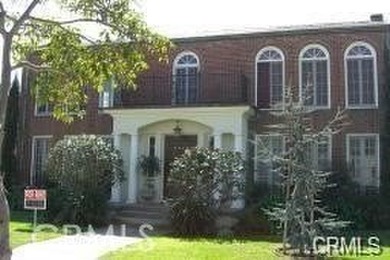 Beach Townhome/Townhouse For Sale in Long Beach, California