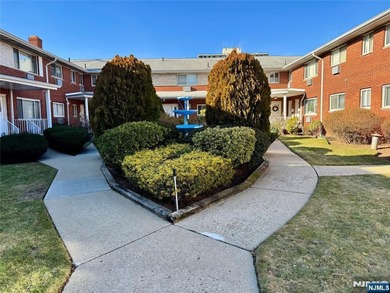 Beach Condo For Sale in Fort Lee, New Jersey