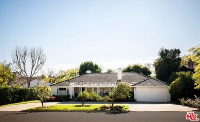 Beach Home For Sale in Pacific Palisades, California