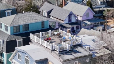 Beach Condo For Sale in Oak Bluffs, Massachusetts