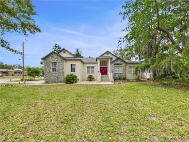 Beach Home For Sale in Crystal River, Florida