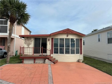 Beach Condo For Sale in Jensen Beach, Florida