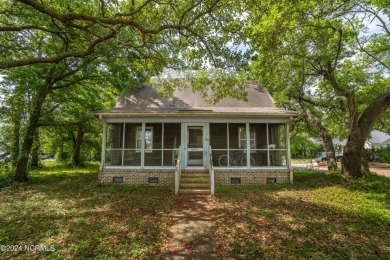 Beach Home For Sale in Oak Island, North Carolina