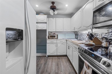 Beach Condo For Sale in North Lauderdale, Florida