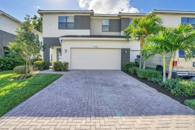 Beach Townhome/Townhouse For Sale in Lake Worth, Florida