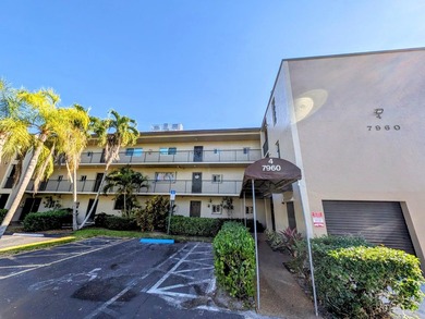Beach Condo For Sale in Lauderhill, Florida