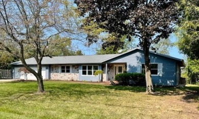 Beach Home For Sale in Sturgeon Bay, Wisconsin