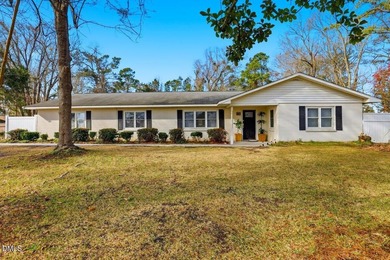 Beach Home For Sale in New Bern, North Carolina