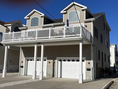 Beach Townhome/Townhouse For Sale in Sea Isle City, New Jersey