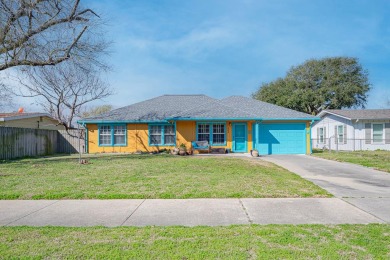 Beach Home For Sale in Rockport, Texas