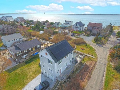 Beach Home For Sale in Oak Beach, New York