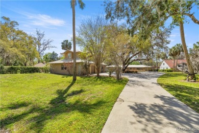 Beach Home For Sale in Yankeetown, Florida