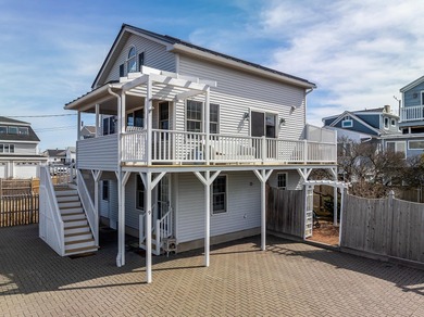 Beach Home For Sale in Wells, Maine