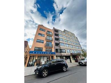 Beach Condo For Sale in Flushing, New York