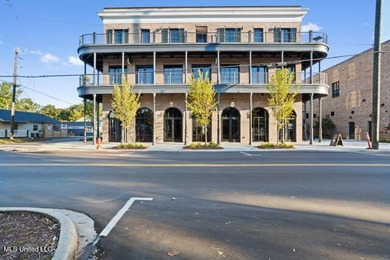 Beach Condo For Sale in Ocean Springs, Mississippi